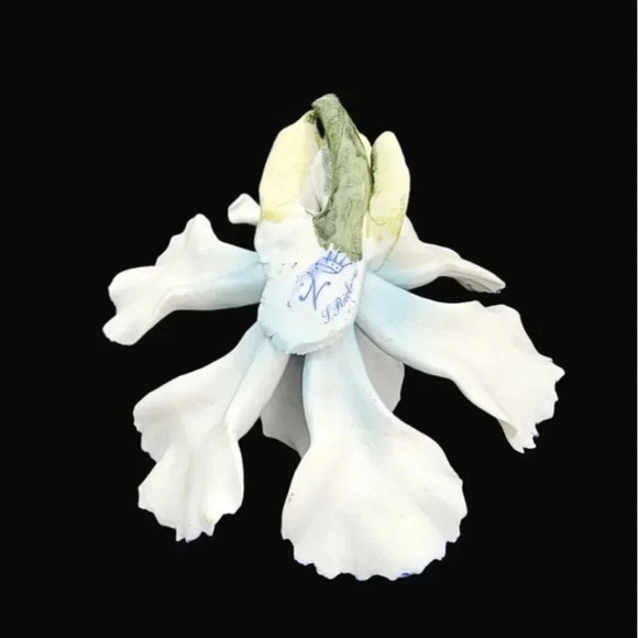 Vtg Capodimonte White / Blue Orchid Flower Italy Marked N w Crown L. Riole - Picture 3 of 8